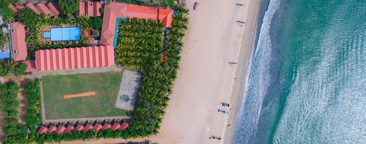 Jkab Beach Resort Triquinimale Exterior foto