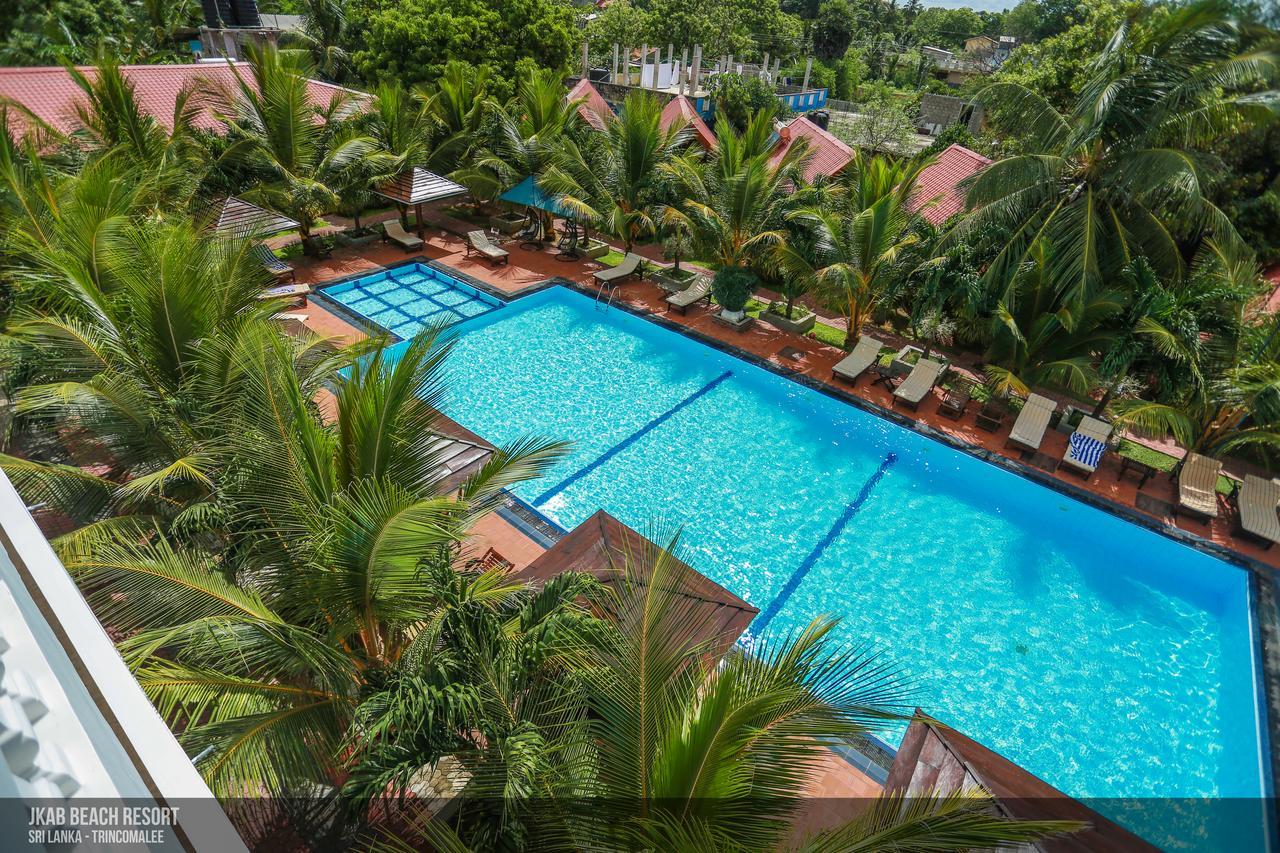 Jkab Beach Resort Triquinimale Exterior foto