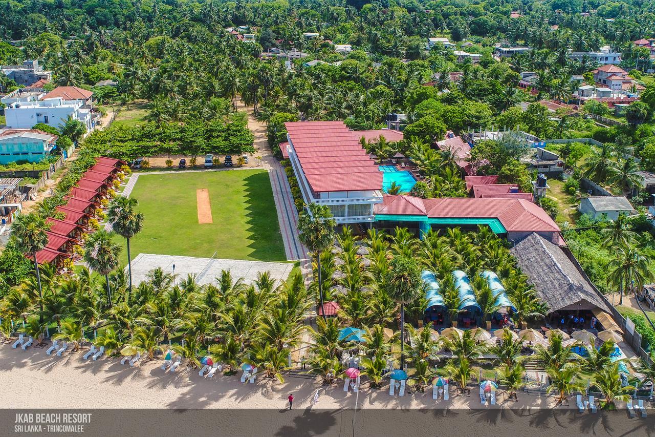 Jkab Beach Resort Triquinimale Exterior foto