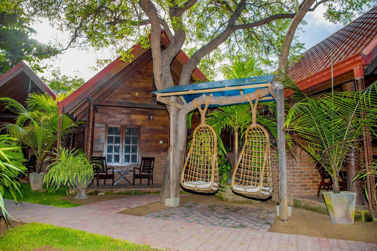 Jkab Beach Resort Triquinimale Exterior foto