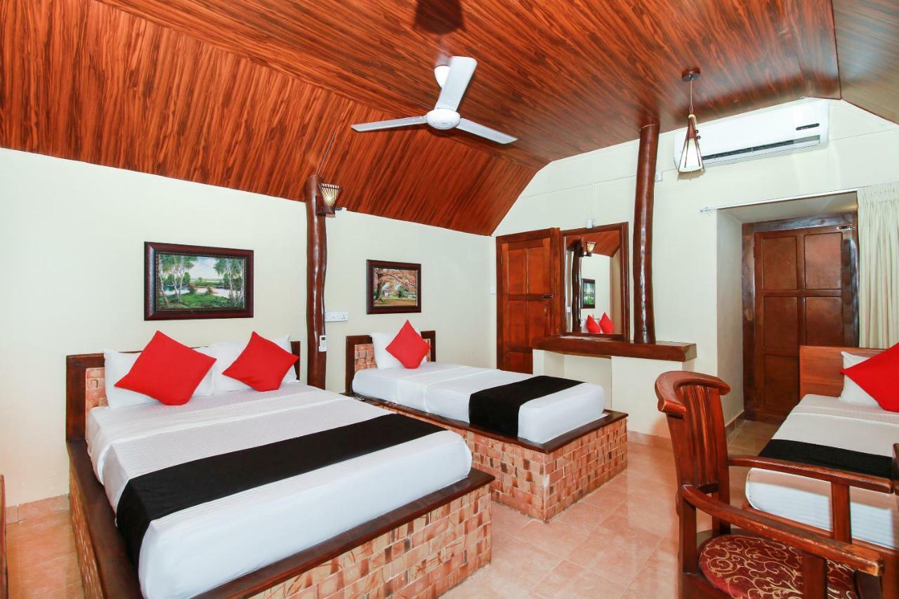 Jkab Beach Resort Triquinimale Exterior foto