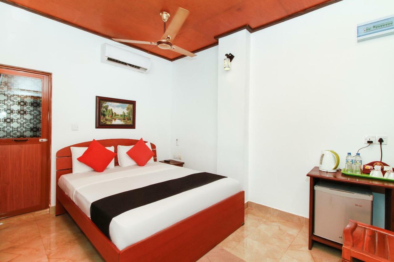 Jkab Beach Resort Triquinimale Exterior foto