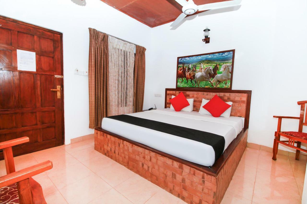 Jkab Beach Resort Triquinimale Exterior foto