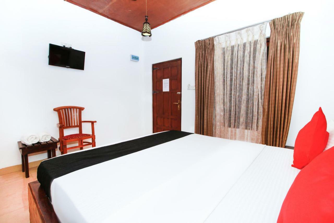 Jkab Beach Resort Triquinimale Exterior foto